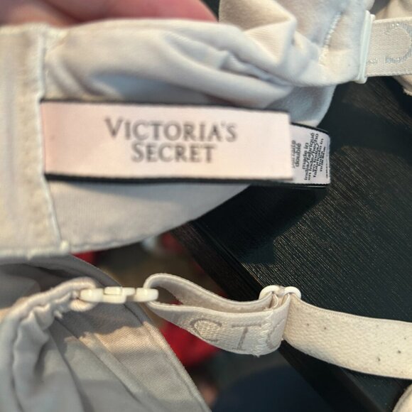Victoria's Secret Body by Victoria Cream Lace Overlay Bra Underwire Push Up 38D - Picture 4 of 5